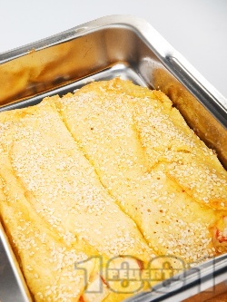 Солени палачинки суфле пълнени с рулца от раци, лимонов сок, къри и кашкавал на фурна - снимка на рецептата